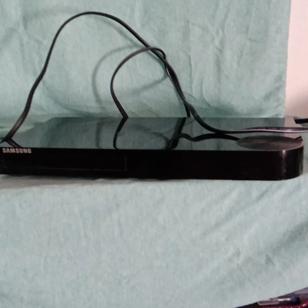 Samsung 3-D Blu-ray player, BD-F59OO